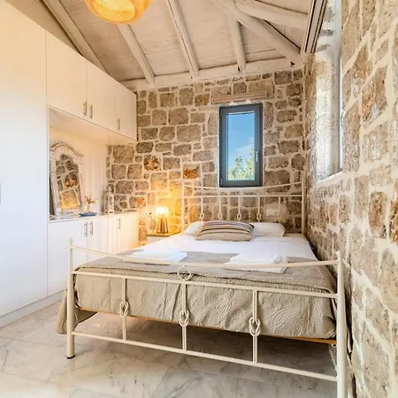 Kastro - Country Case de vacanță